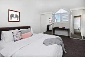 Carrington Getaway City - 3 Bedrms 2 floors WIFI